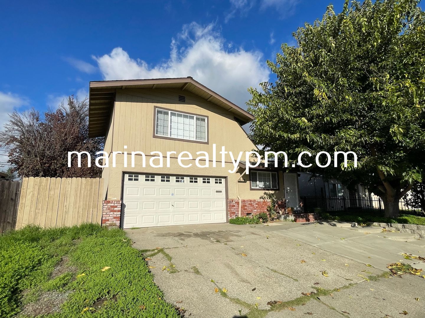 Vallejo House: 912 Gateway Dr