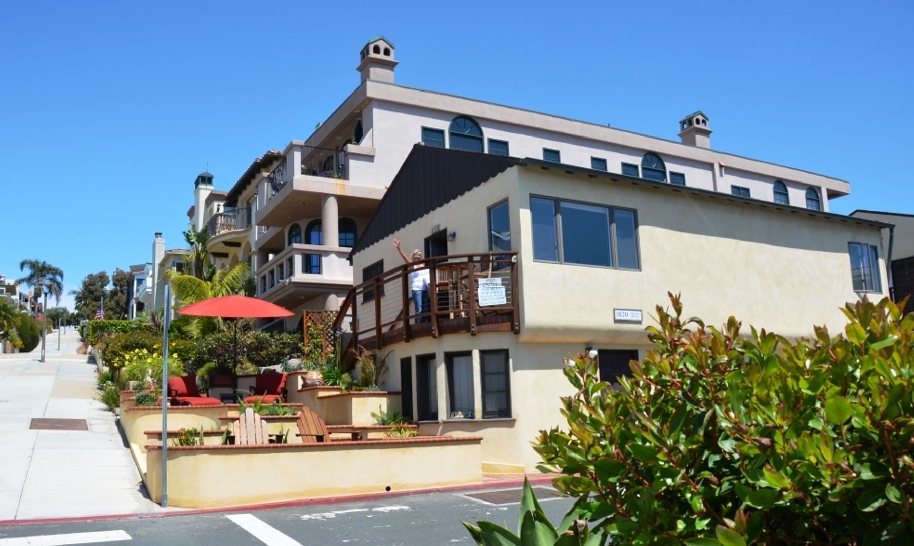 Manhattan Beach Apartment: 112 19th Street