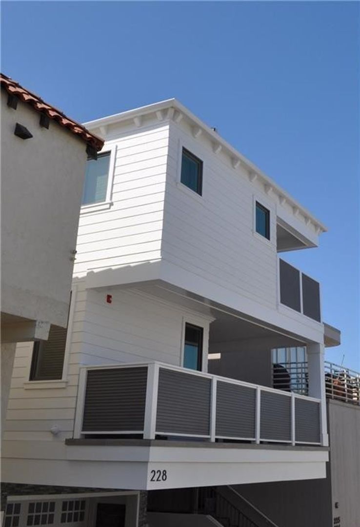 Manhattan Beach House: 228 16th Place