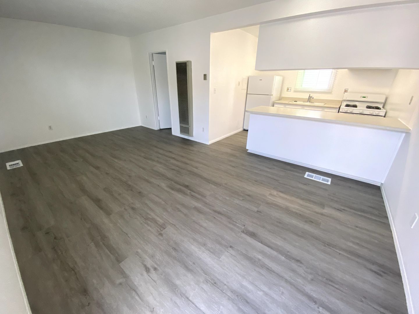 El Segundo Apartment: 508 W. Imperial Ave