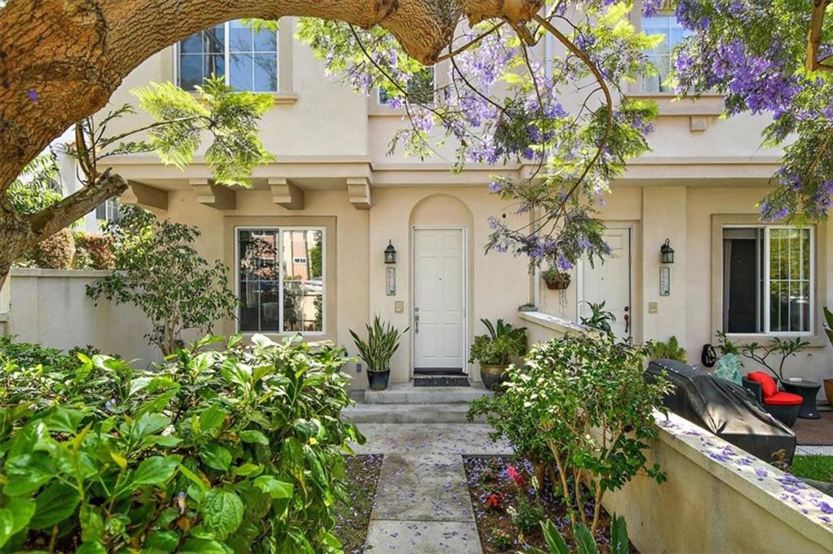 Redondo Beach Townhome: 630 Meyer Lane #D