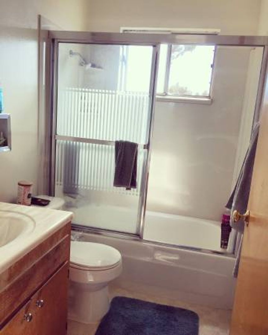 Berkeley Apartment: 1920 Francisco St