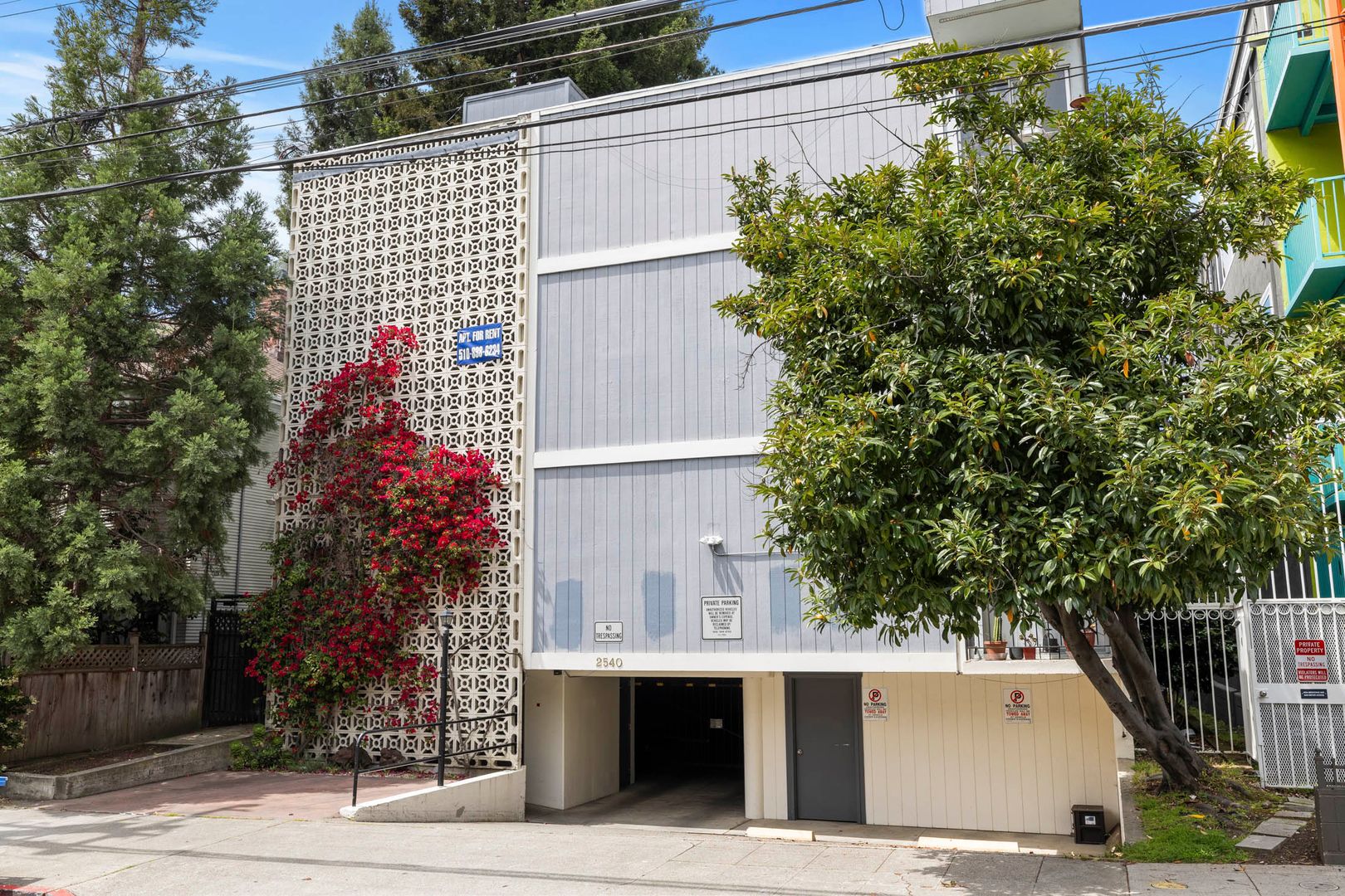 Berkeley Apartment: 2540 Benvenue Ave