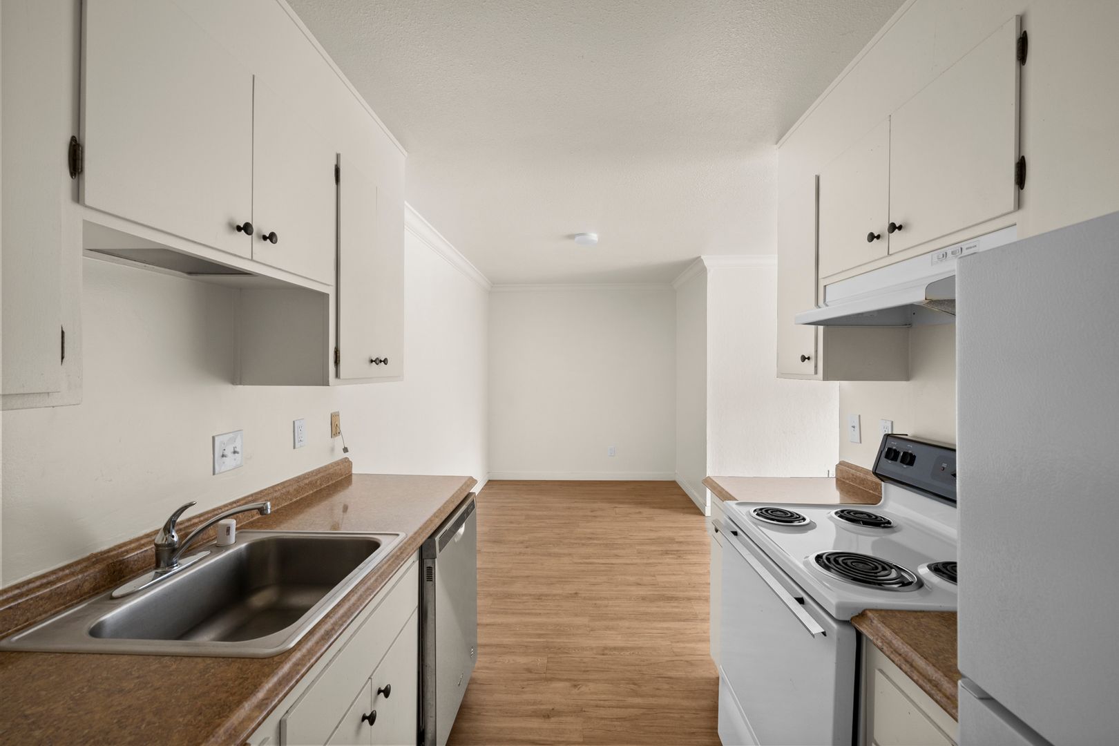 Berkeley Apartment: 2467 Warring St
