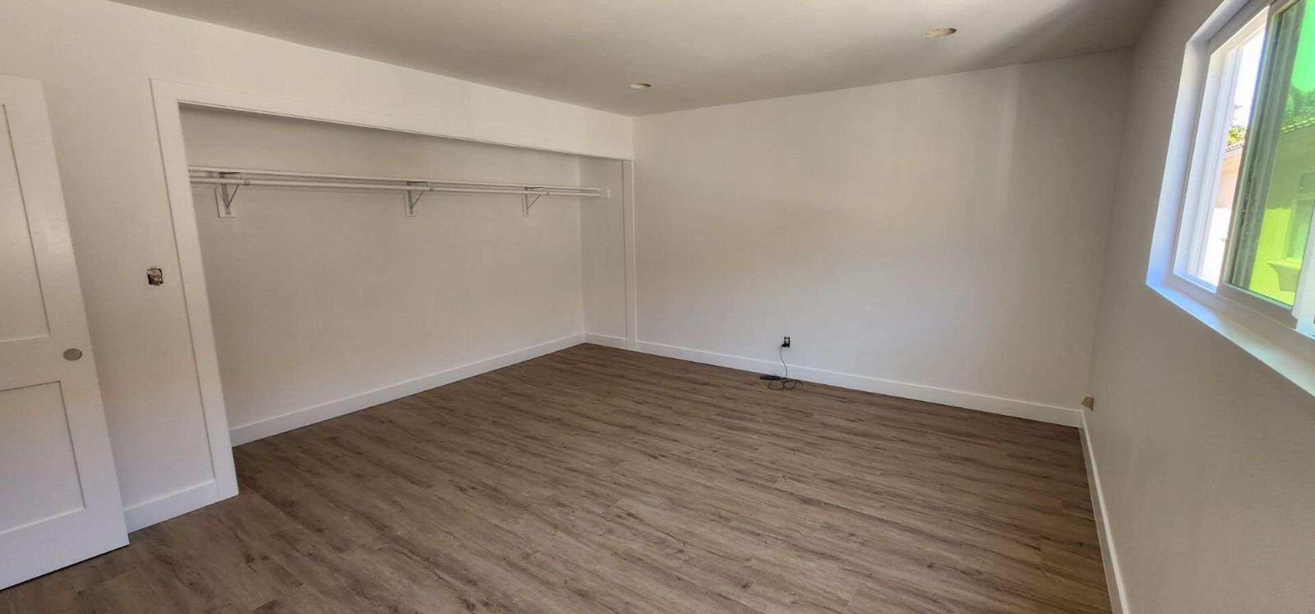 Redondo Beach Apartment: 622 S Broadway