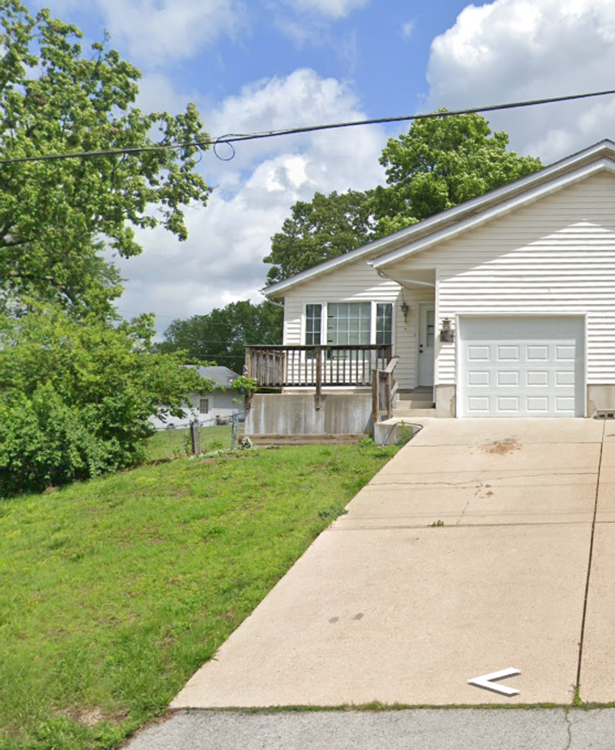 Union Apartment: W Springfield Ave