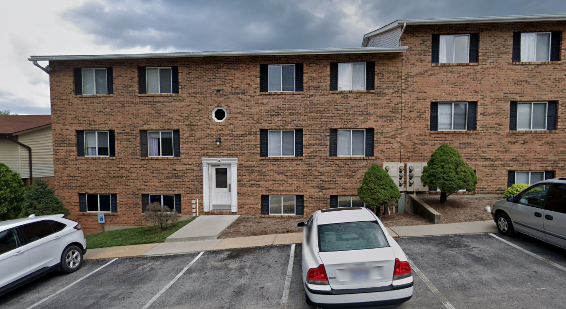 Washington Apartment: Village West Condo