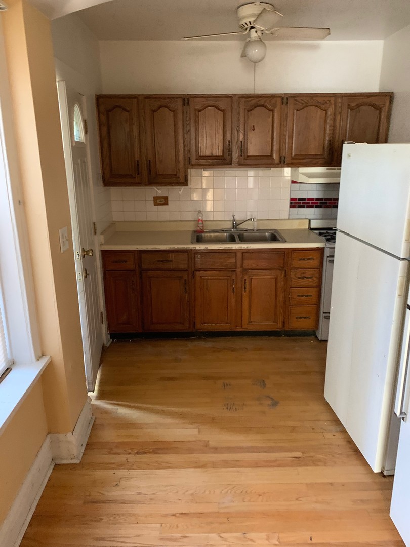 Chicago Apartment: 3422 N Lavergene