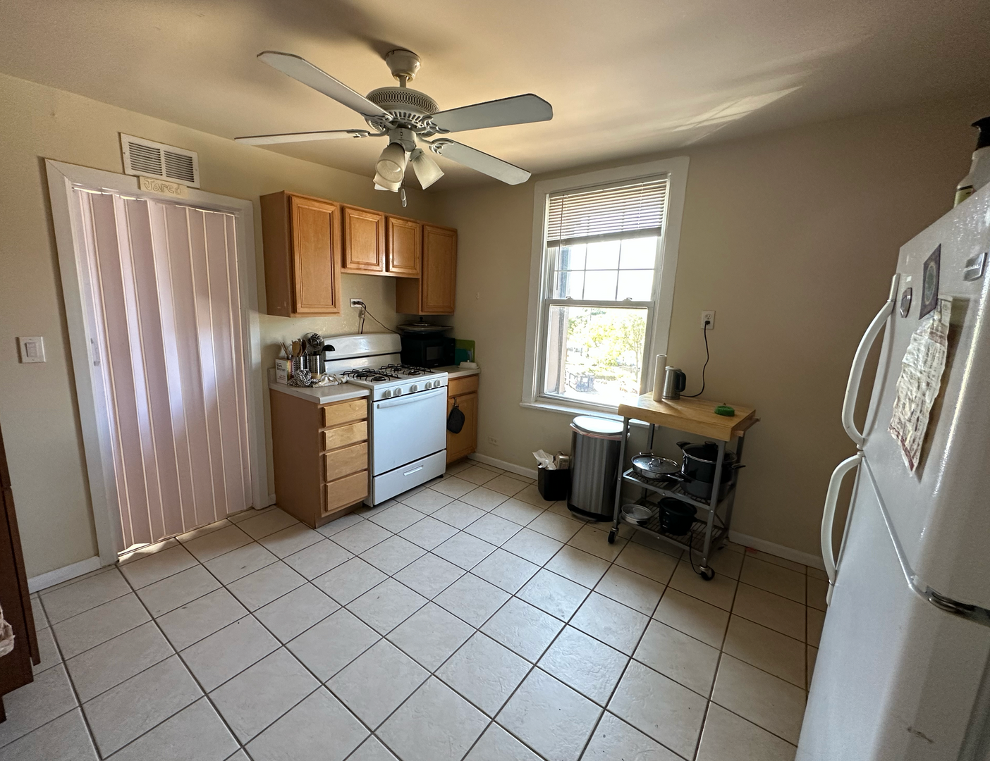 Chicago Apartment: 2711 N. Kenmore Ave.