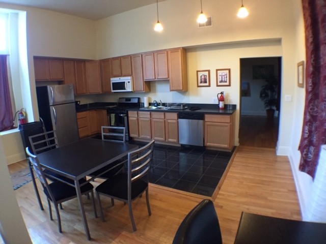 Chicago Apartment: 1153 W Dickens