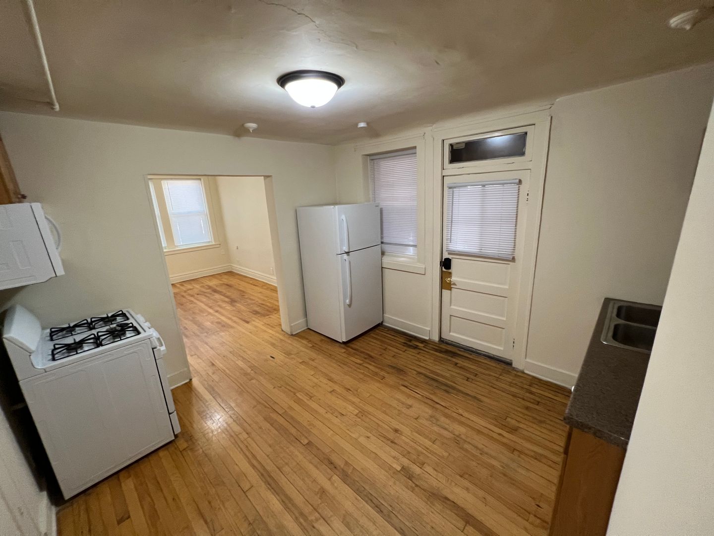 Chicago Apartment: 837 W. 33rd Pl. (NOT 33RD STREET)