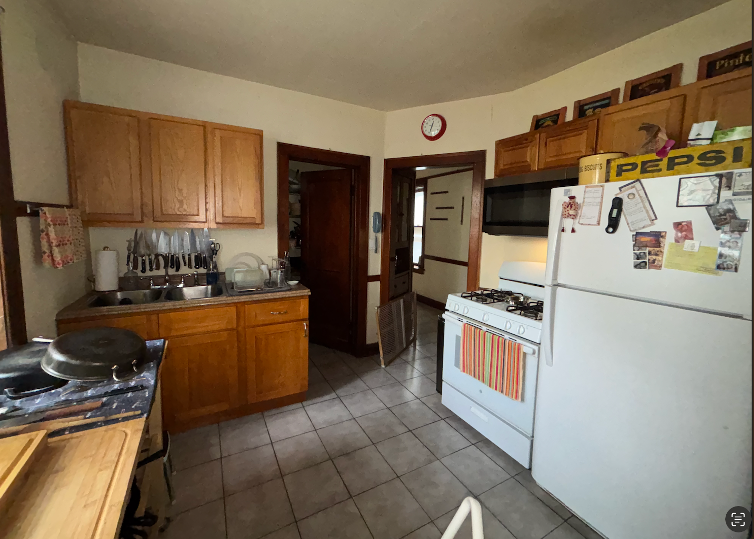 Chicago Apartment: 3352 - 3354 S. Lituanica