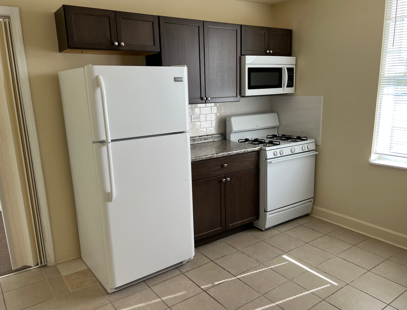 Chicago Apartment: 2711 N. Kenmore Ave.