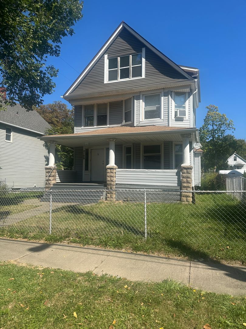 Cleveland Apartment: 2109 W 98th St. Cleveland, OH 44102