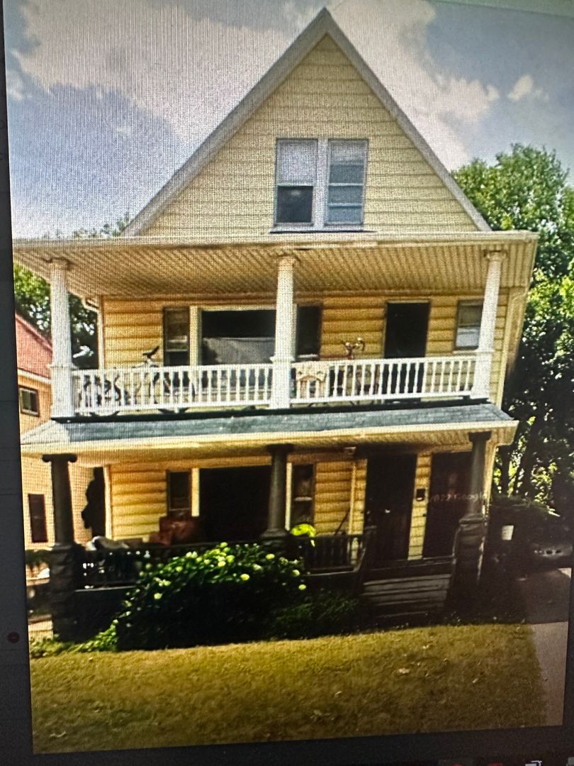 Cleveland Apartment: 10022 Parkgate Ave