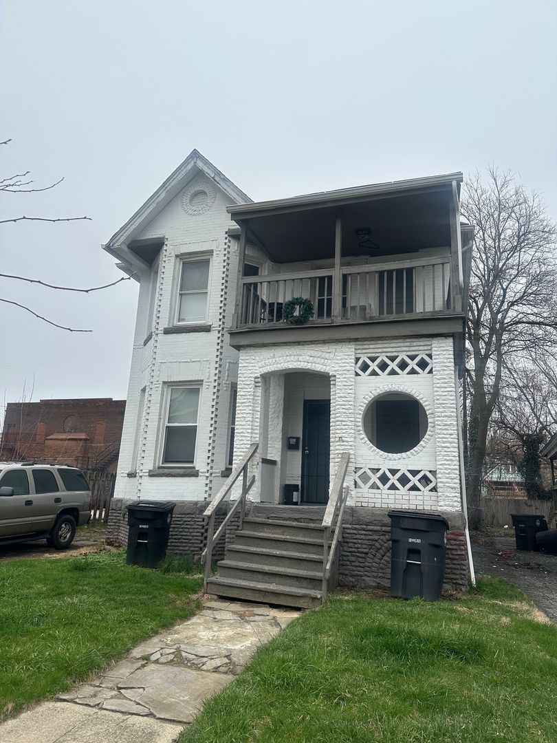 Cleveland Apartment: 10525 Earle Ave