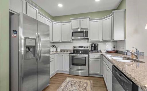 Listing photo thumbnail