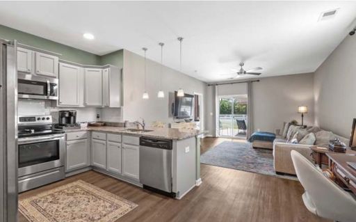 Listing photo thumbnail
