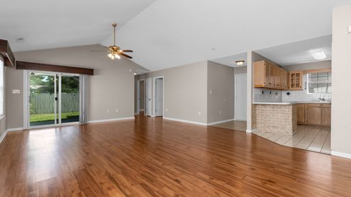 Listing photo thumbnail