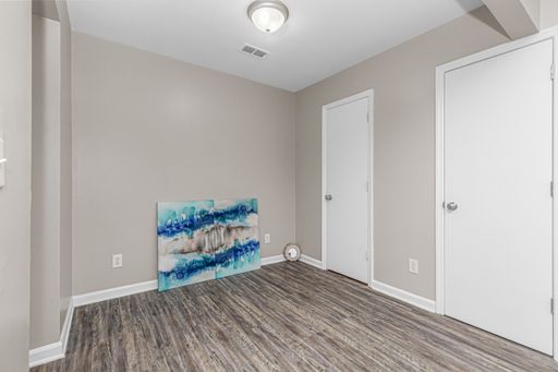 Listing photo thumbnail