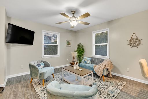 Listing photo thumbnail