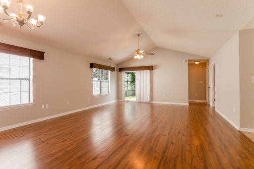 Listing photo thumbnail