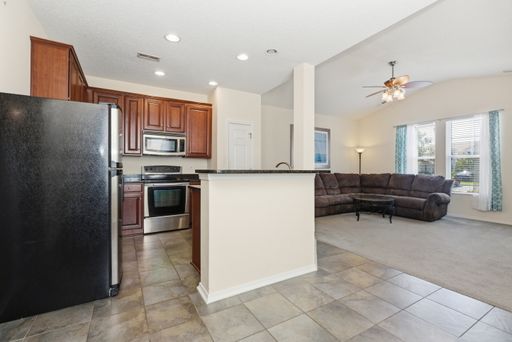 Listing photo thumbnail