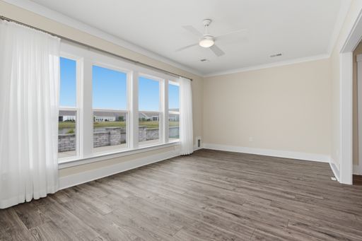 Listing photo thumbnail