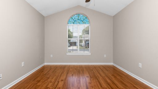 Listing photo thumbnail