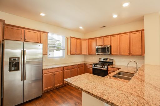 Listing photo thumbnail