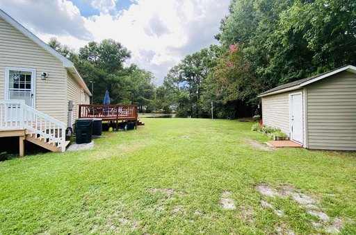 Listing photo thumbnail