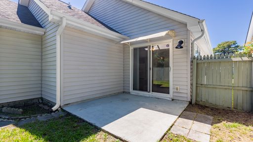 Listing photo thumbnail