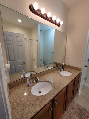 Listing photo thumbnail