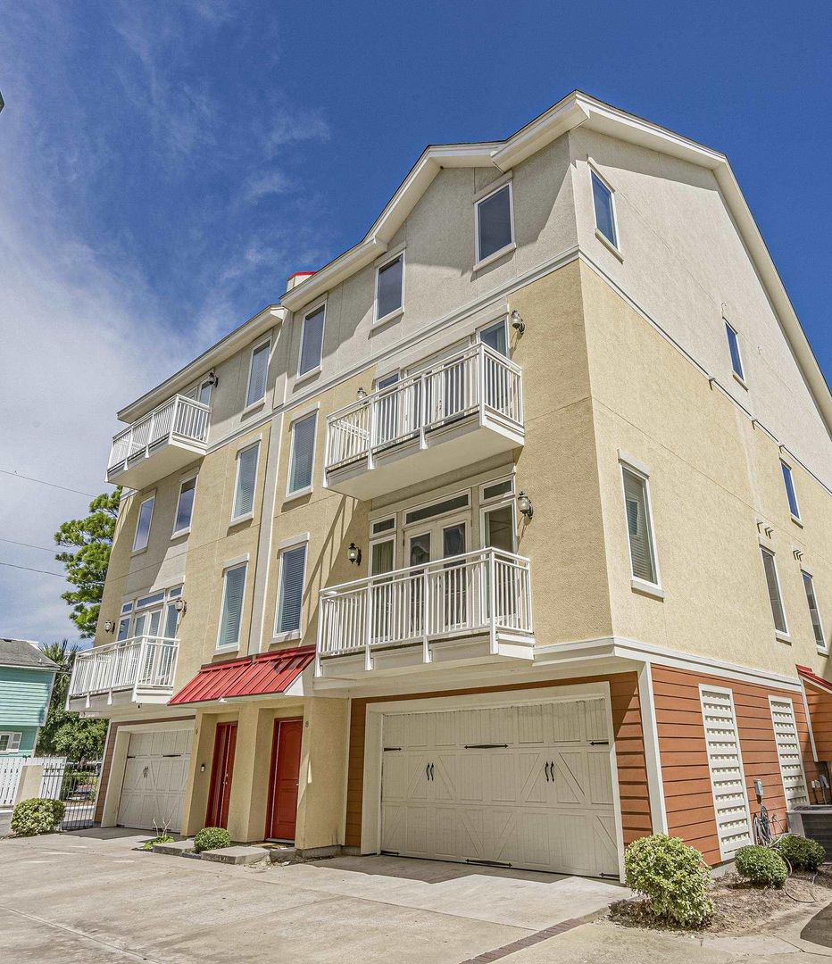 Myrtle Beach House: 7401 N Ocean Blvd