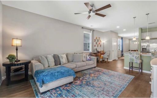 Listing photo thumbnail