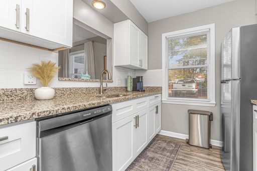Listing photo thumbnail