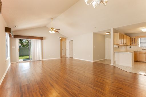 Listing photo thumbnail