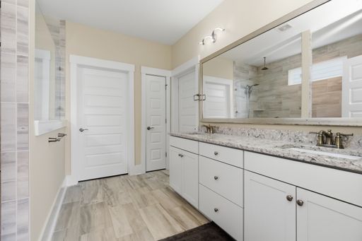 Listing photo thumbnail