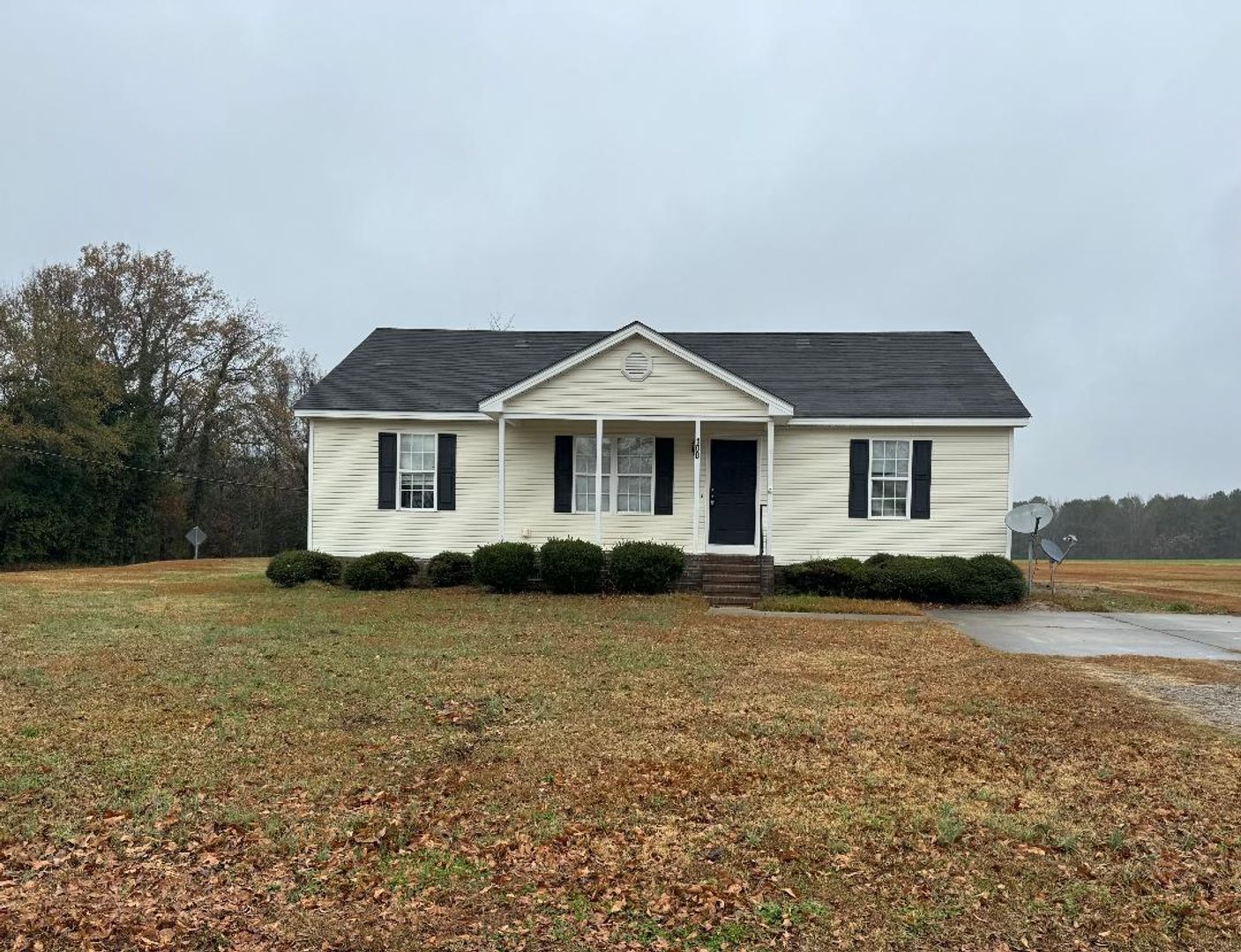 Nashville House: 100 E Cedar Street