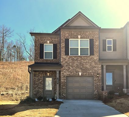 Like-New End-Unit Townhome - Washer & Dryer Included – photo 1