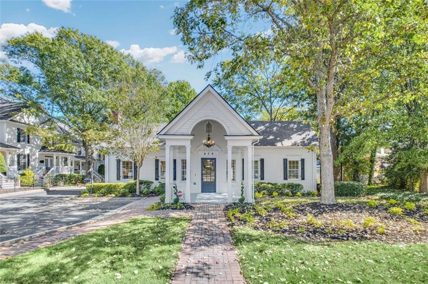 Roswell House: 479 S. Atlanta St