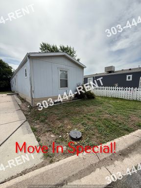 1ST MONTH FREE!!! Riverdale Farms Subdivision - 3 Bedrooms & 2 Bathrooms – photo 1
