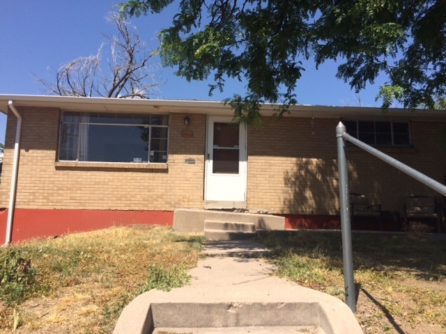 Denver House: 1255 North Yates Street