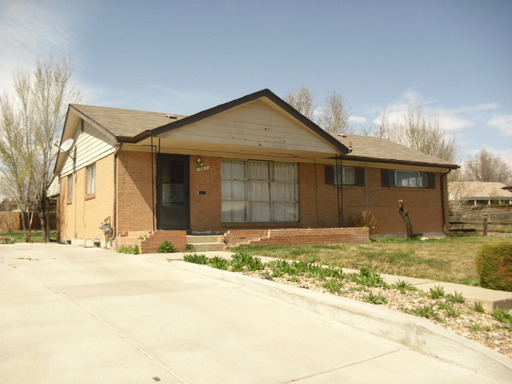 3 Bedrooms & 2 Bathrooms - Single Family Home – photo 1
