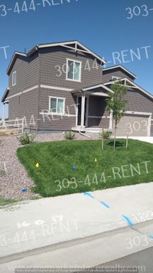 Beautiful & Desirable Golf Course Community!