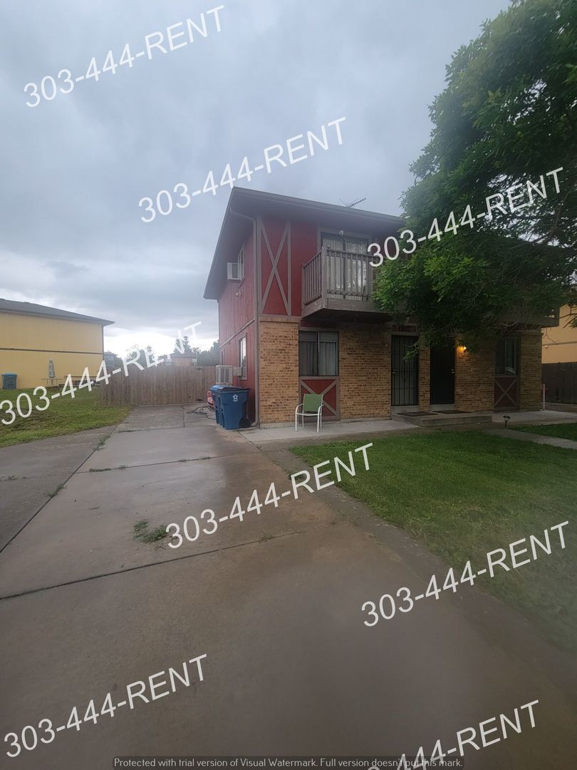 Commerce City Apartment: 7830 & 7832 Jasmine Drive