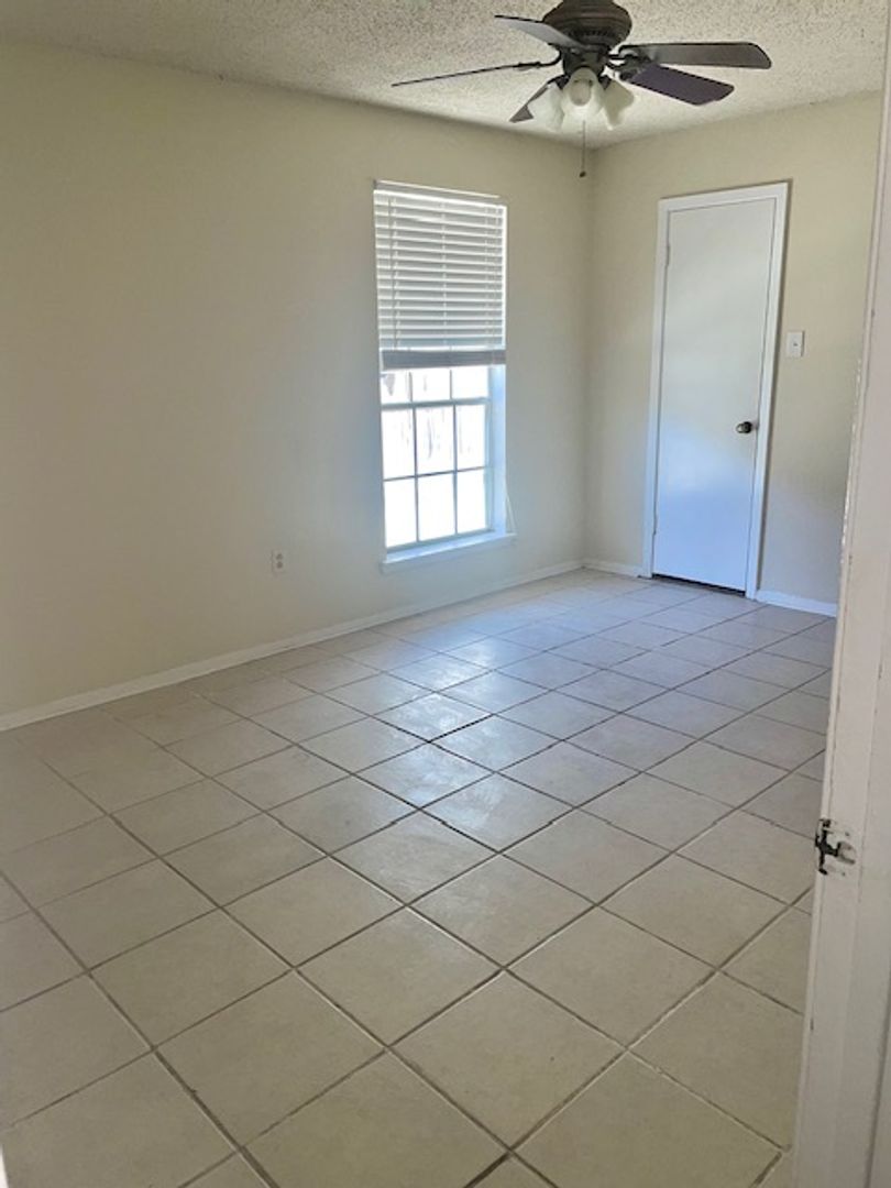 Baton Rouge Apartment: 4707 Tigerland Ave