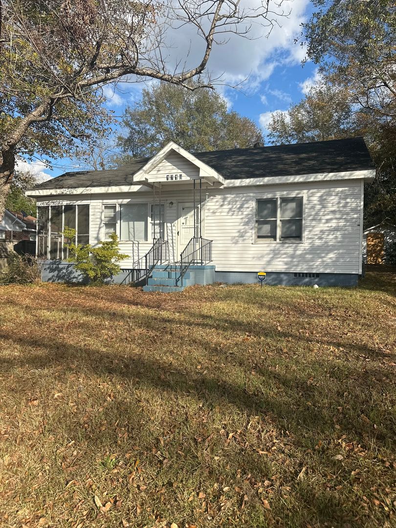 MACON House: 1710 ARLINGTON PARK