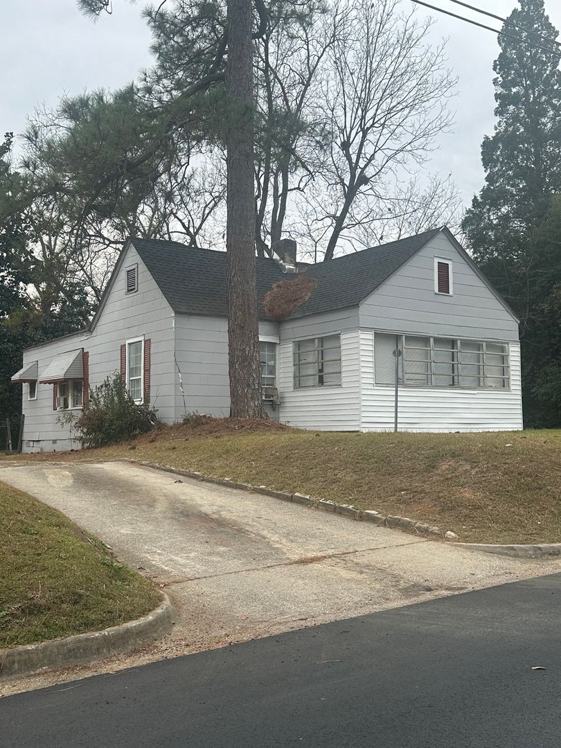 MACON House: 536 HEARD AVENUE