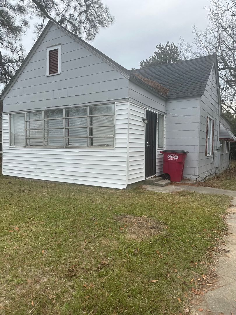 MACON House: 643 HEARD AVENUE